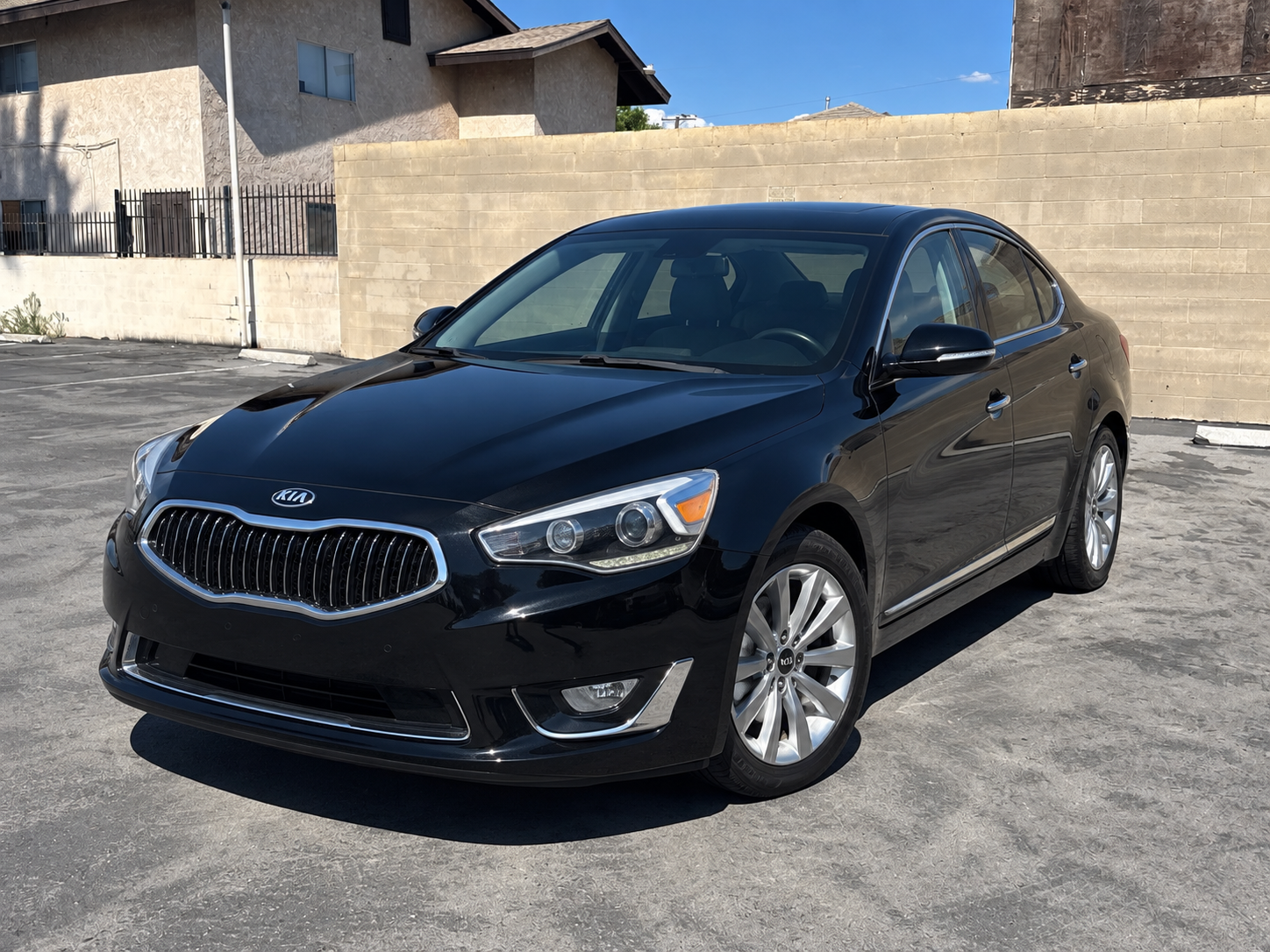 Kia Cadenza Limited-SXL Sedan 4D